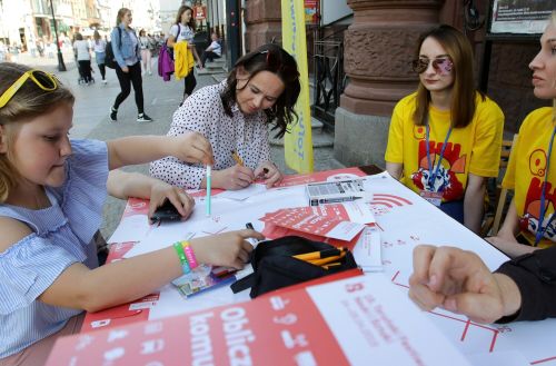  [fot. Andrzej Romański] Zdjęcie reportażowe z wydarzenia XIX Toruńskiego Festiwalu Nauki i Sztuki.  Kliknij, aby powiększyć zdjęcie