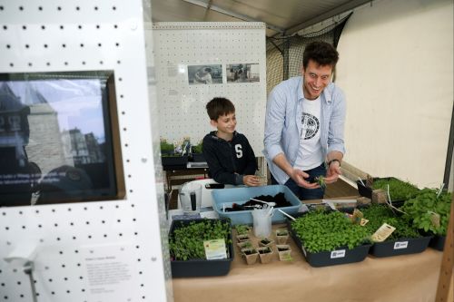  [fot. Andrzej Romański] Zdjęcie reportażowe z XIX Toruńskiego Festiwalu Nauki i Sztuki.  Kliknij, aby powiększyć zdjęcie