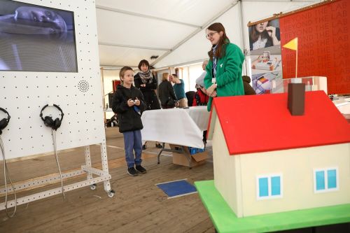  [fot. Andrzej Romański] Zdjęcie reportażowe z XIX Toruńskiego Festiwalu Nauki i Sztuki.  Kliknij, aby powiększyć zdjęcie