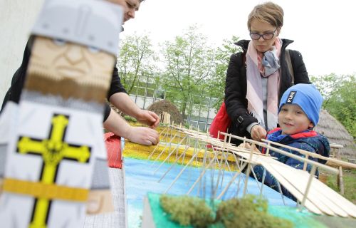  [fot. Andrzej Romański] Zdjęcie reportażowe z XIX Toruńskiego Festiwalu Nauki i Sztuki.  Kliknij, aby powiększyć zdjęcie