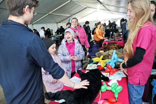  zdjęcie reportażowe z wydarzenia festiwalowego. Kliknij, aby powiększyć zdjęcie