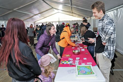  zdjęcie reportażowe z wydarzenia festiwalowego. Kliknij, aby powiększyć zdjęcie