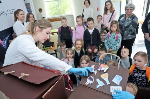 TFNIS 2024 dzień 3 (22.04.2024).  [fot. Andrzej Romański, Adam Zakrzewski, Grzegorz Olkowski] zdjęcie reportażowe z wydarzenia festiwalowego. Kliknij, aby powiększyć zdjęcie