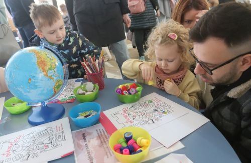  zdjęcie reportażowe z wydarzenia festiwalowego. Kliknij, aby powiększyć zdjęcie